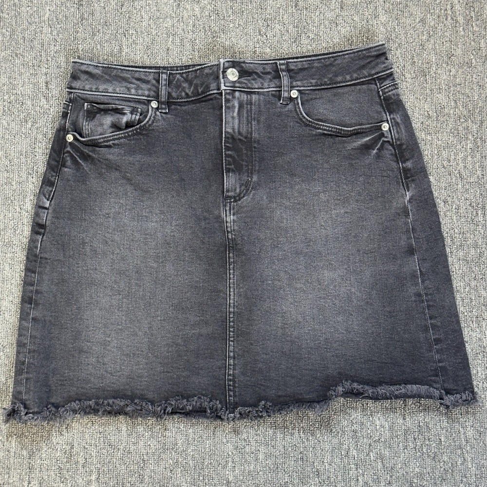 LOFT Charcoal Denim Skirt with Frayed Ends Women's Size 4 EUC